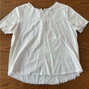 Vaneli White Frayed Short Sleeve Top